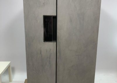 mano figura - Veredelter Kühlschrank im concrete-Look